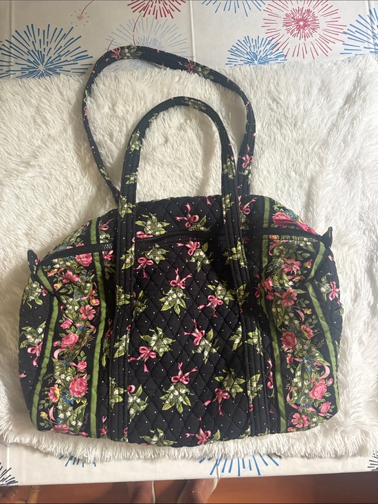 Vera Bradley Handbags - VERA BRADLEY MEDIUM DUFFLE IN NEW HOPE ( retired) print